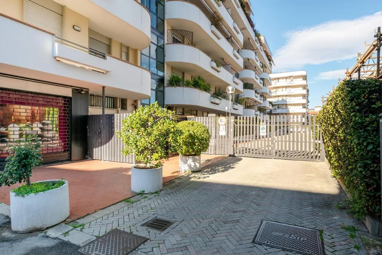 Comfortable Flat With Terraces Firenze